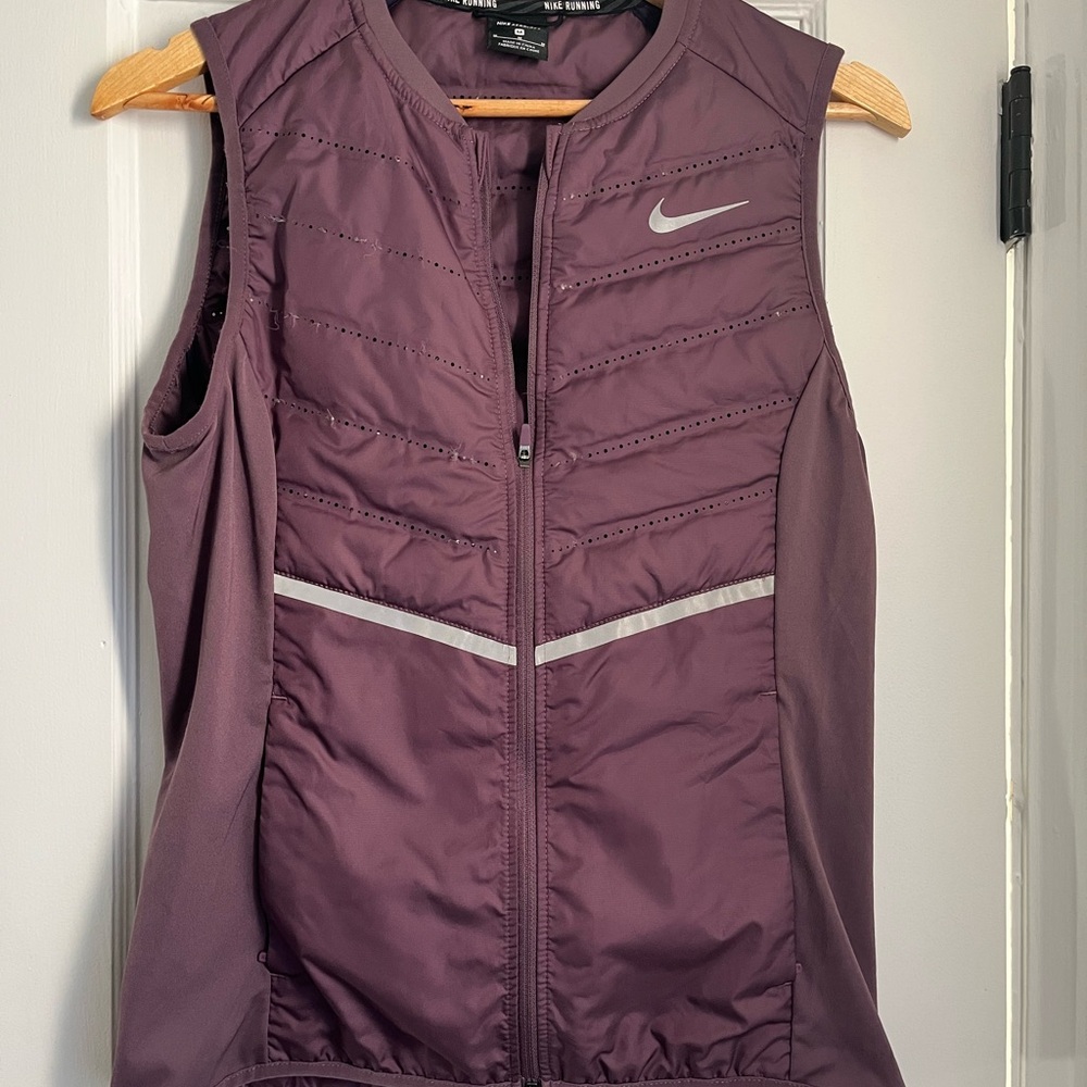 Nike Aeroloft Running Vest in Purple